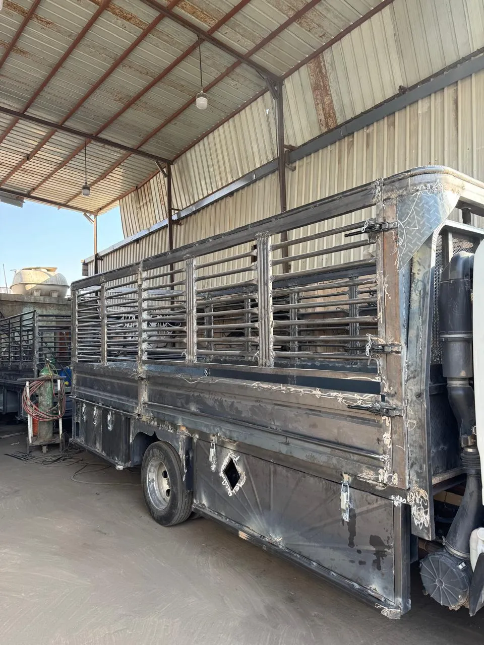 صناديق قلابات في الرياض