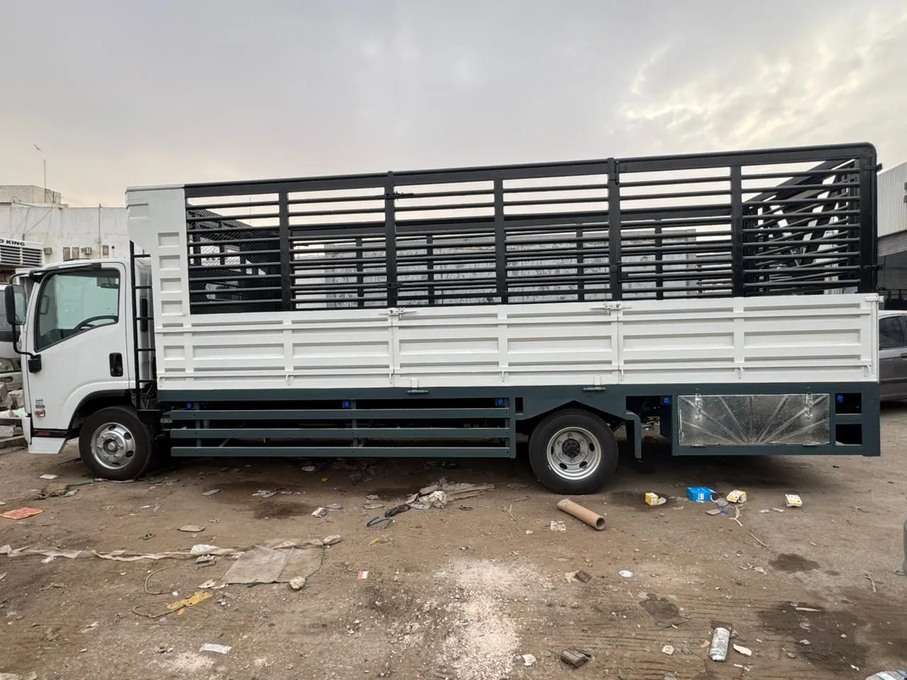 ورشة تركيب صناديق نقل ابل في الرياض