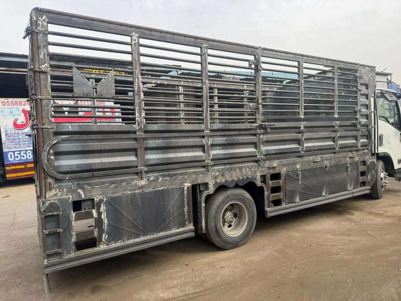 ورشة تركيب صناديق نقل ابل في الرياض