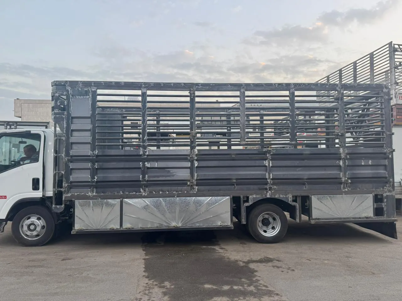 تركيب صناديق دينات ابل شراء صناديق نقل ابل الرياض