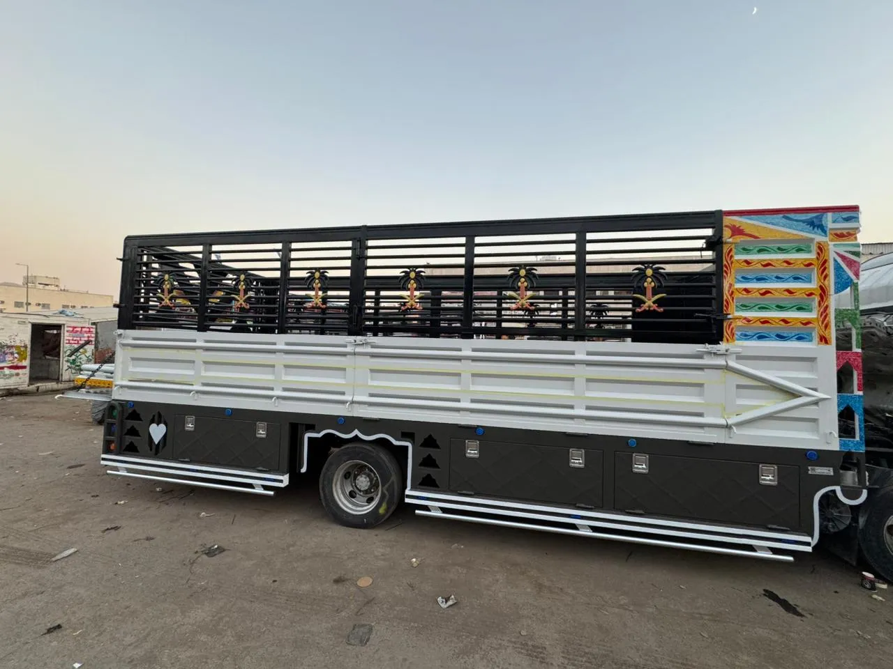 تركيب صناديق دينات ابل شراء صناديق نقل ابل الرياض