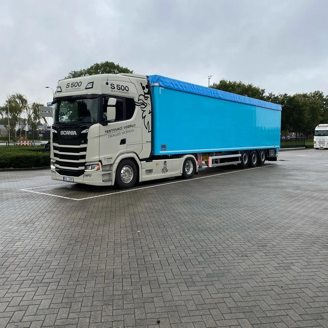 تركيب صناديق  دينات حافظات ماء فيبر في الرياض